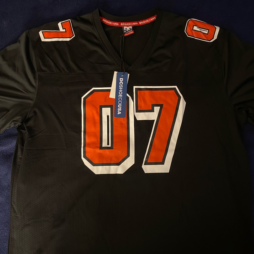 DC shoes jersey